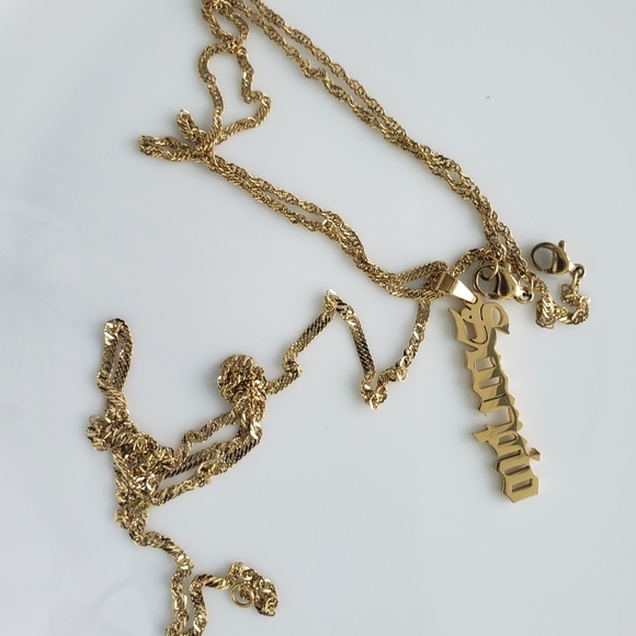 🍋🍊Personalized Zodiac Old English Necklace - Picture 3 of 4